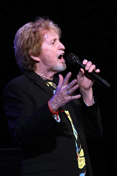 Long-time YES fans, rejoice Jon Anderson, Trevor Rabin and Rick Wakeman are proud to announce that after a hiatus of 25 years, they are to reform the definitive YES line-up as Anderson, Rabin and Wakeman (ARW). . Jon anderson concert review